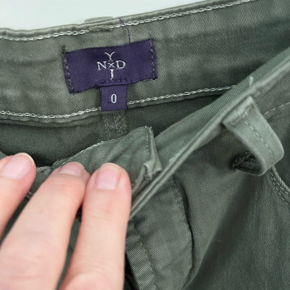 Cute army green skirt - Picture 2 of 3